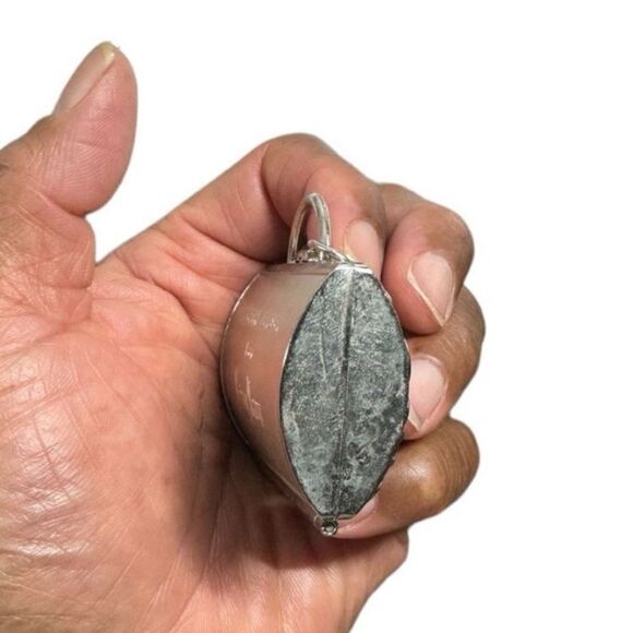 Judith Leiber for Neiman Marcus Women’s Purse Shape Butterfly Metal Pill Box - Picture 6 of 6